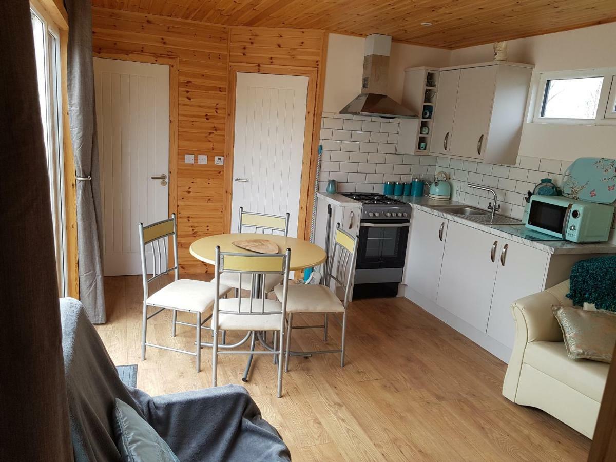Acorn Camping And Caravan Park Llantwit Major Esterno foto