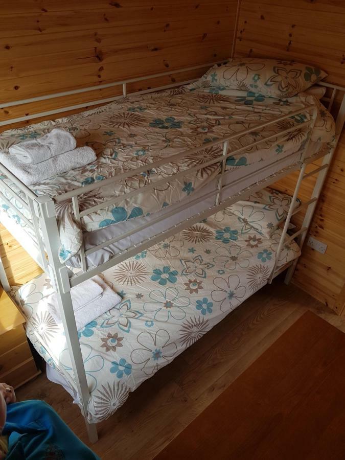 Acorn Camping And Caravan Park Llantwit Major Esterno foto