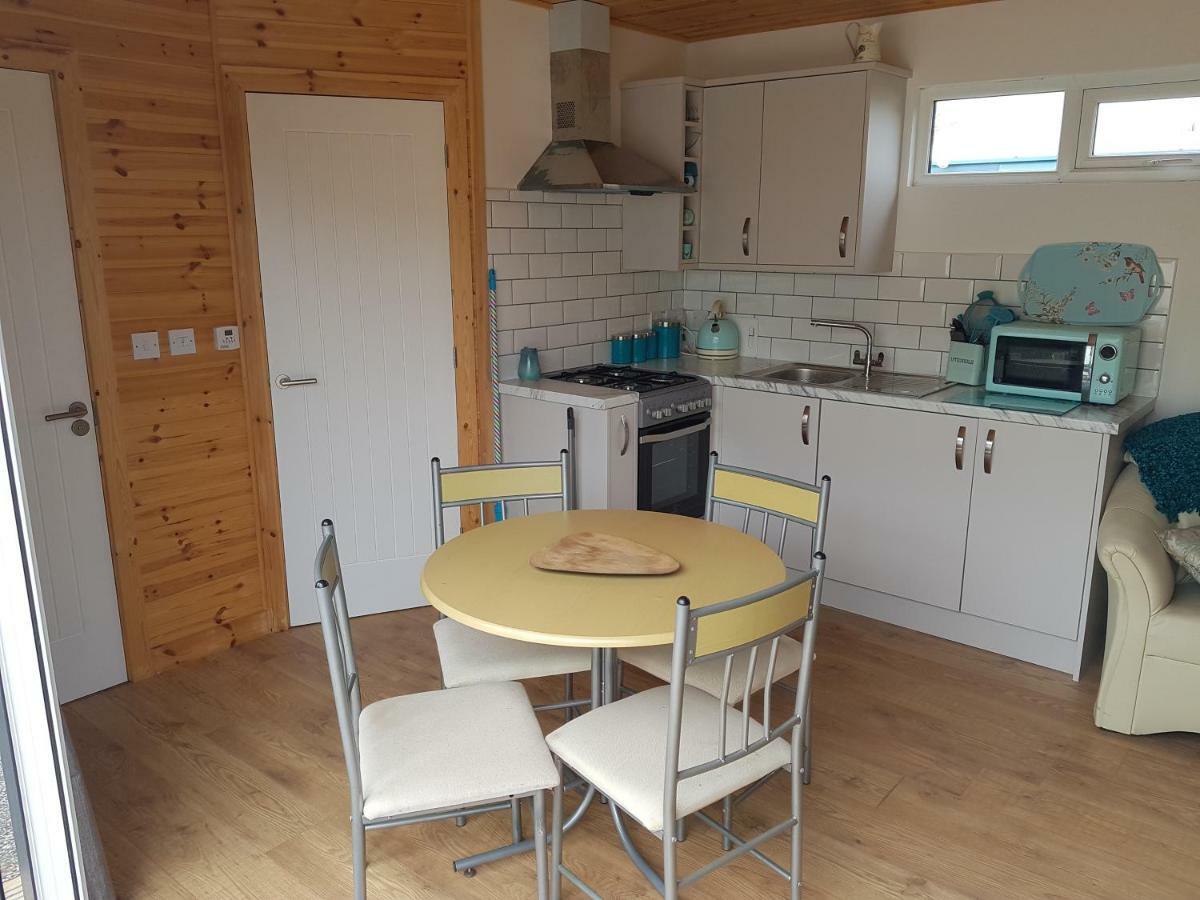 Acorn Camping And Caravan Park Llantwit Major Esterno foto